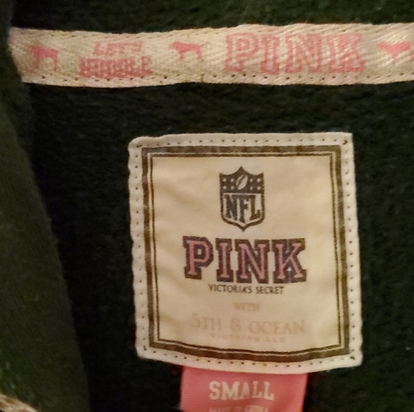 Green Bay Packer RARE Pink NFL Hoodie - Picture 3 of 3